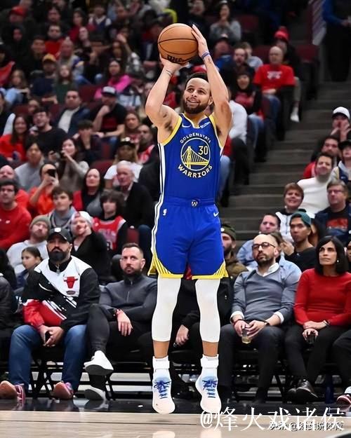 希尔德7记三分轰下27分,库里贡献20分,勇士狂胜爵士41分 希尔德7记三分轰下27分,库里贡献20分,勇士狂胜爵士41分