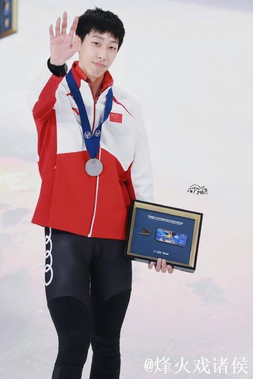 短道速滑世界杯男子5000米接力 中国队夺得银牌