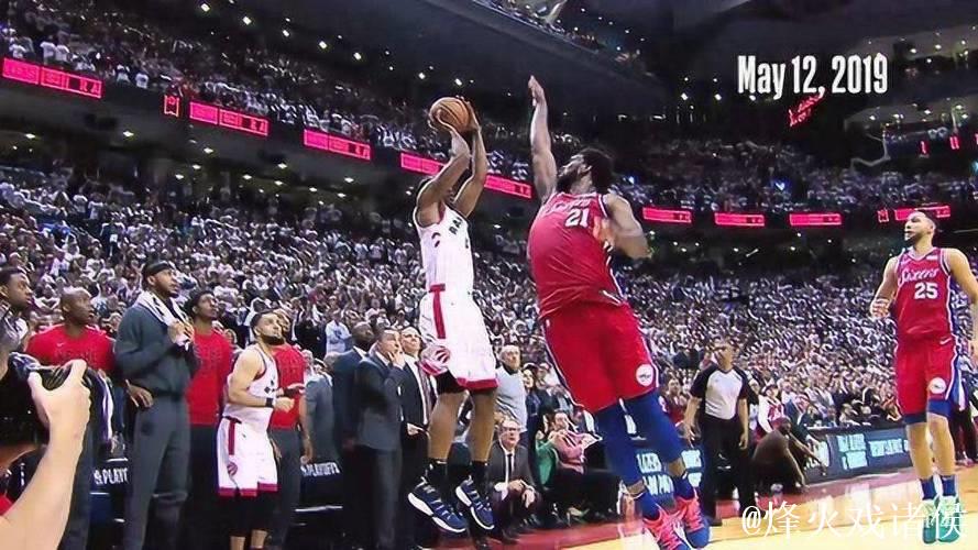 伦纳德穿着黑金色Kawhi4,得到21分4篮板3助攻1抢断 伦纳德穿着黑金色Kawhi4,得到21分4篮板3助攻1抢断